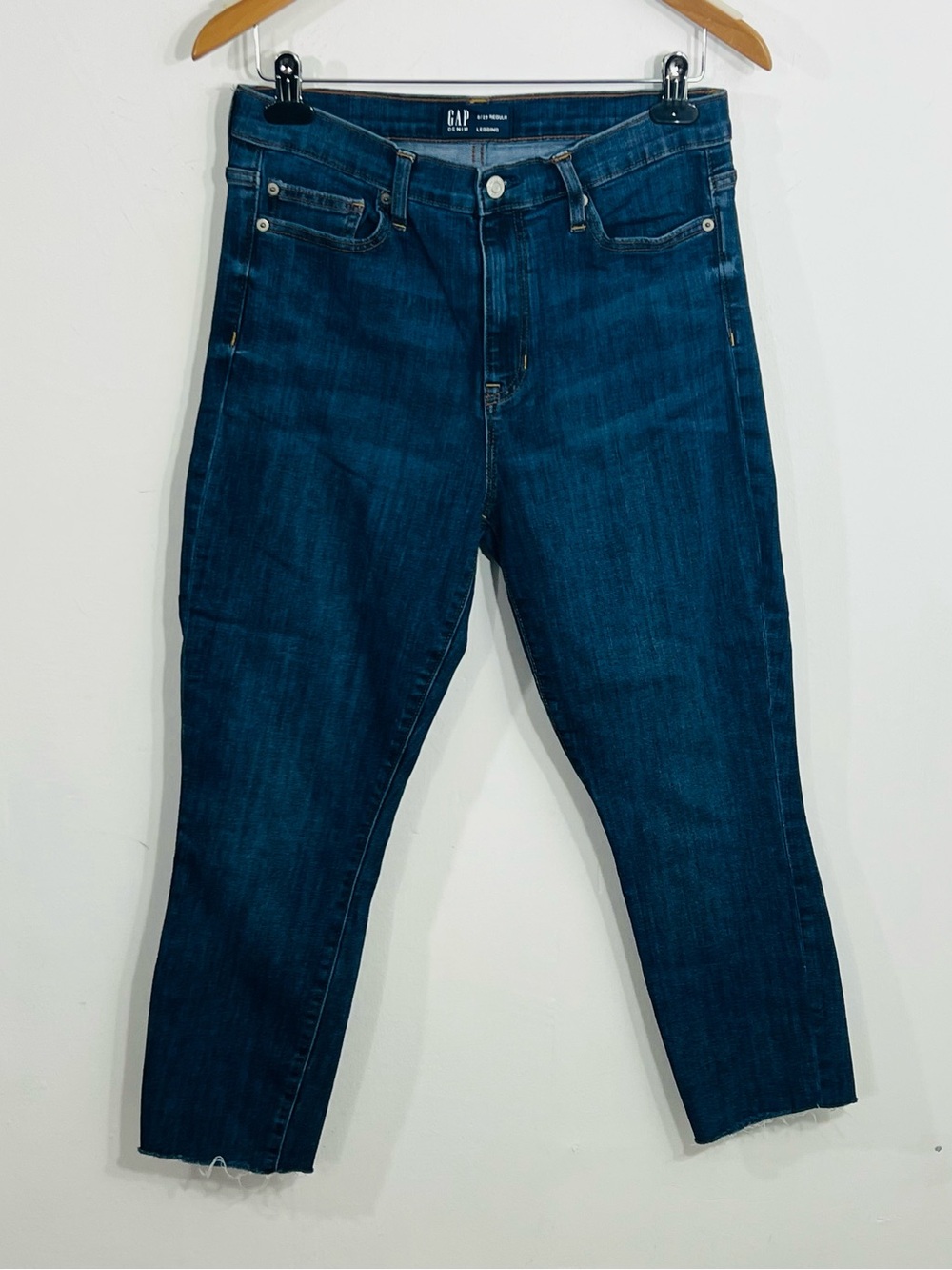 GAP Blue Denim Jegging Jeans High Rise Medium Wash 5 Pocket Zip Button Stretchy